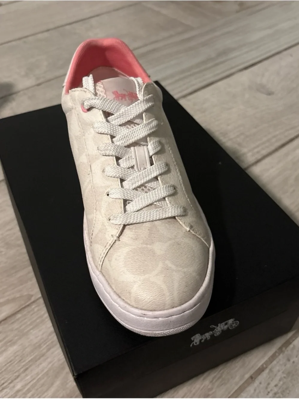 Coach Women's Cream Signature Low-Top Sneaker with Pink Lining